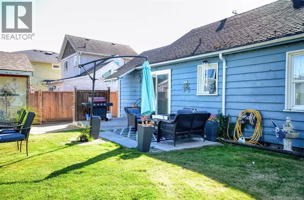 Esquimalt, BC V9A5E9,1006 Lyall St