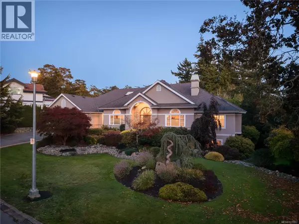 3721 Arbutus Ridge, Saanich, BC V8N6B3