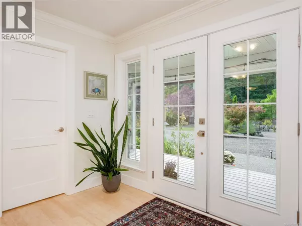 Central Saanich, BC V8M1J8,6583 Wallace Dr