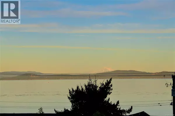 Saanich, BC V8Y2K5,5118 Cordova Bay RD #302