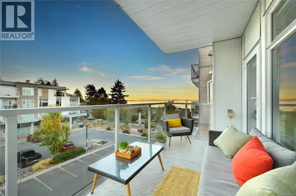 Saanich, BC V8X1R1,5118 Cordova Bay RD #302