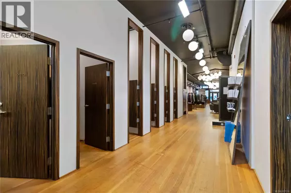 Victoria, BC V8W1K8,534 Yates ST #101