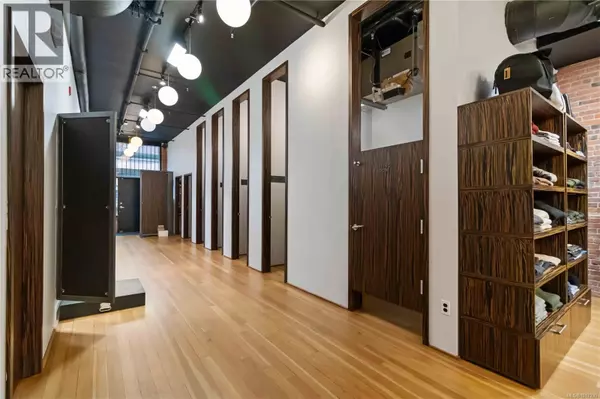 Victoria, BC V8W1K8,534 Yates ST #101