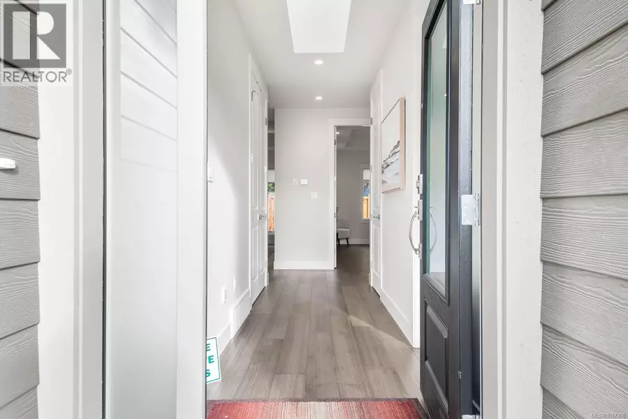 570 Rainbow Way, Parksville, BC V9P1H3