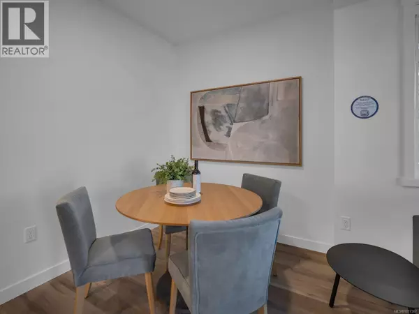 Langford, BC V9B7E8,2390 City Gate BLVD #201