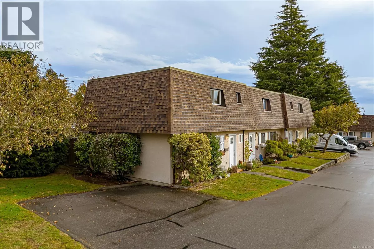 Central Saanich, BC V8M1L9,7675 East Saanich RD #9