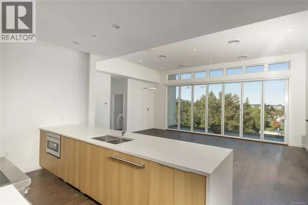 Sidney, BC V8L2W5,9570 Fifth ST #407