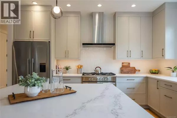 Qualicum Beach, BC V9K1M5,948 Flagstick Rd