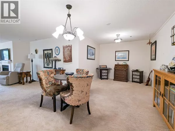 Victoria, BC V8T5B8,1560 Hillside AVE #309
