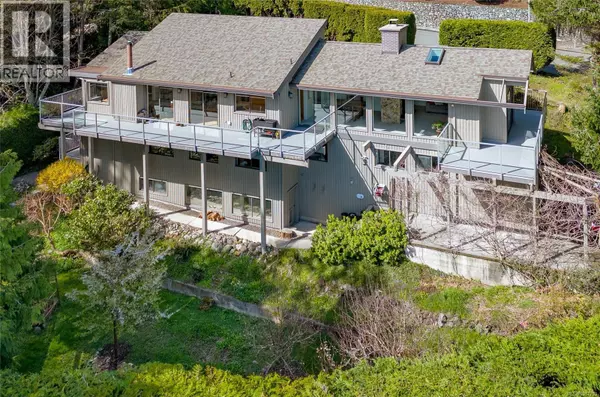 4689 Boulderwood Dr, Saanich, BC V8Y2P8