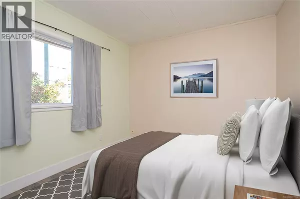 Nanaimo, BC V9R4E8,444 Hamilton Ave