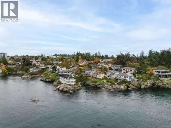 Esquimalt, BC V9A6N3,404 Constance Ave