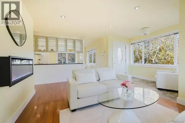 Victoria, BC V8S2B7,1865 Quamichan St