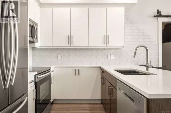 Nanaimo, BC V9R1W7,525 Third ST #301