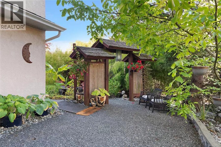 6599 Central Saanich RD #A, Central Saanich, BC V8Z5V1