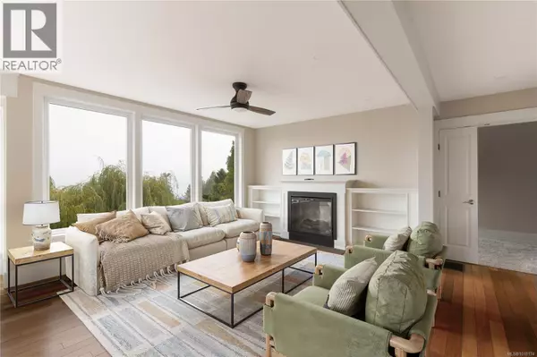 Saanich, BC V8Y2G1,5055 Lochside Dr