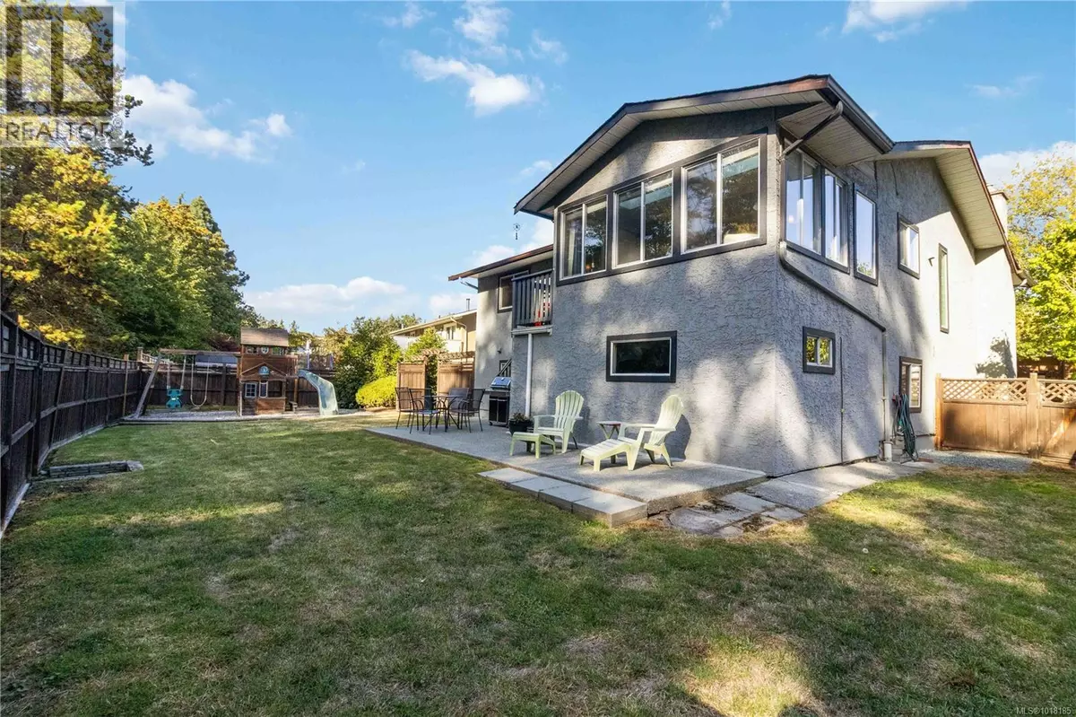 Saanich, BC V8Z6B6,4254 Eastridge Cres