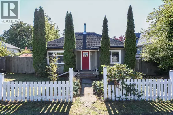 2767 Ulverston Ave, Cumberland, BC V0R1S0