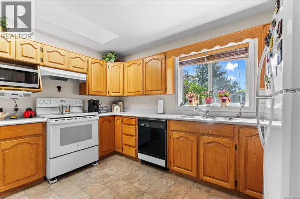 Campbell River, BC V9W8B2,771 Sassaby Pl