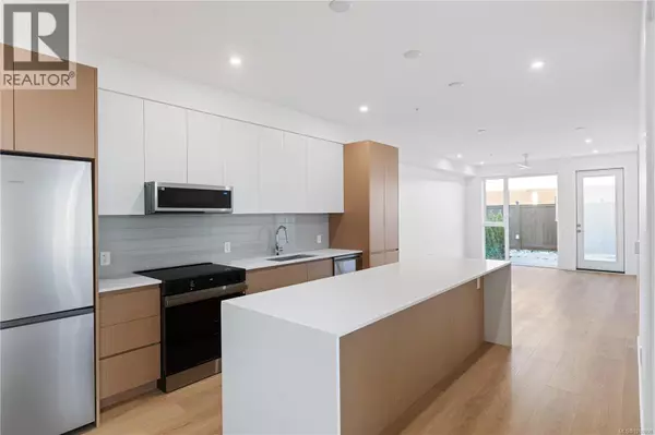 2374 Oakville AVE #109, Sidney, BC V8L1V5