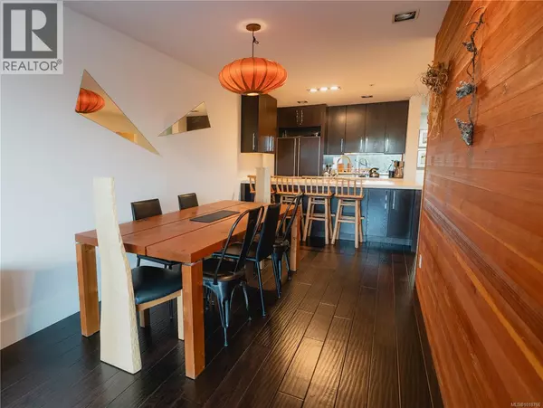 Tofino, BC V0R2Z0,368 Main ST #102