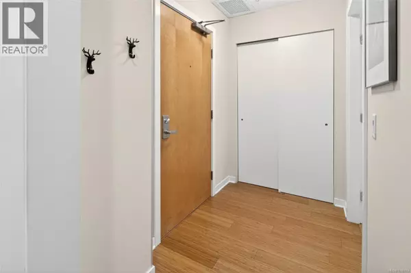 Victoria, BC V9A0B3,373 Tyee RD #308