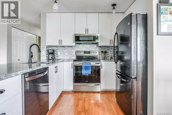 Campbell River, BC V9W1A2,27 Island HWY South #1204