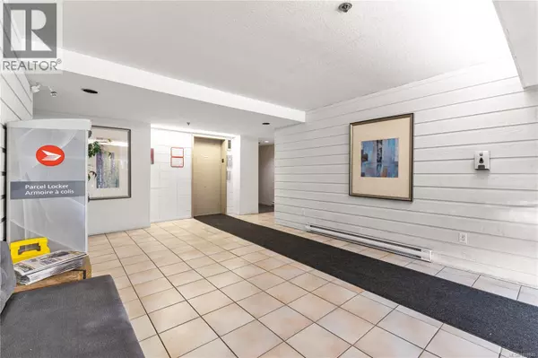 Saanich, BC V8X1M3,3277 Glasgow AVE #309