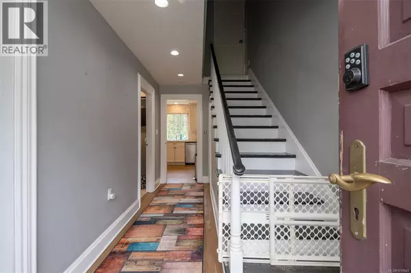 Qualicum Beach, BC V9K1Y9,285 Polegate Rd