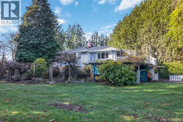 Saanich, BC V8X2N9,4504 Pachena Pl