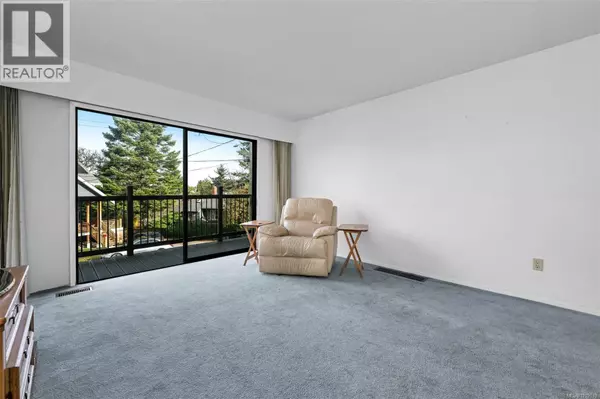 Victoria, BC V8R2Y8,1521 Pearl St