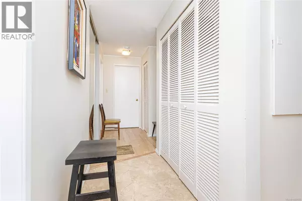 Saanich, BC V8P2C3,1106 Glenora PL #304