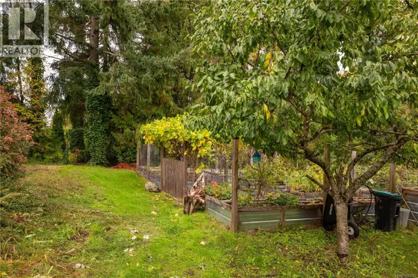 Lantzville, BC V0R2H0,6869 Philip Rd