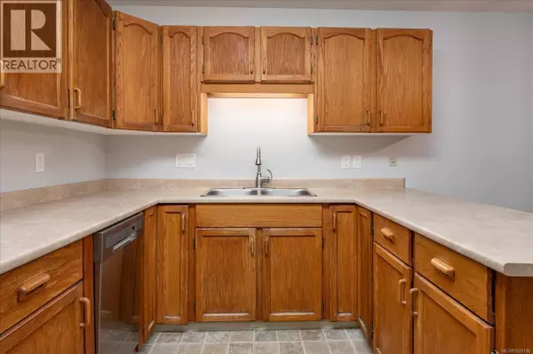 Parksville, BC V9P2H3,219 Bagshaw ST #6