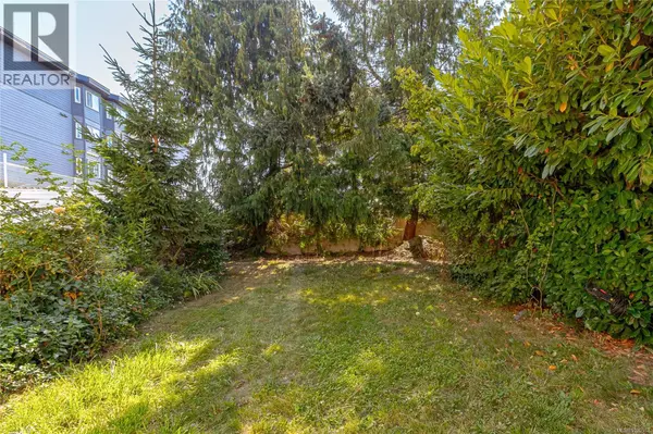 Victoria, BC V8T1K7,841/839 Princess Ave