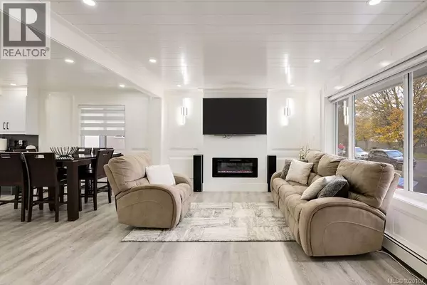 Victoria, BC V8R4E4,2710 Victor St