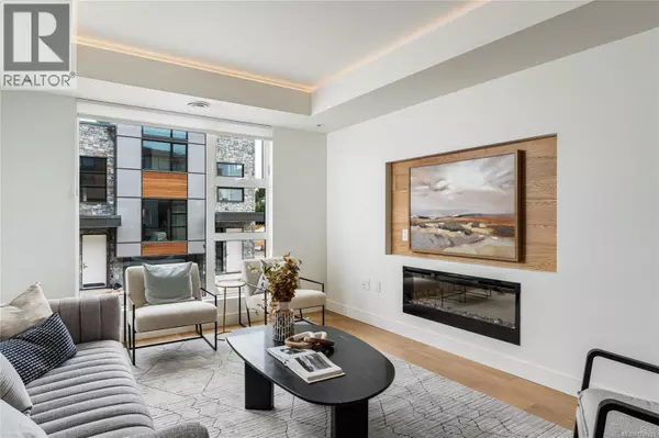 Saanich, BC V8X2N2,4253 Dieppe RD #13