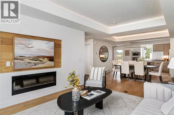 Saanich, BC V8X2N2,4253 Dieppe RD #32