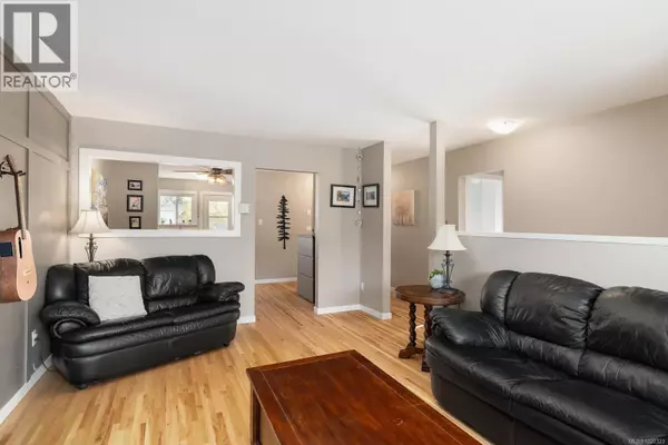 Sidney, BC V8L2T1,9579 Epco Dr