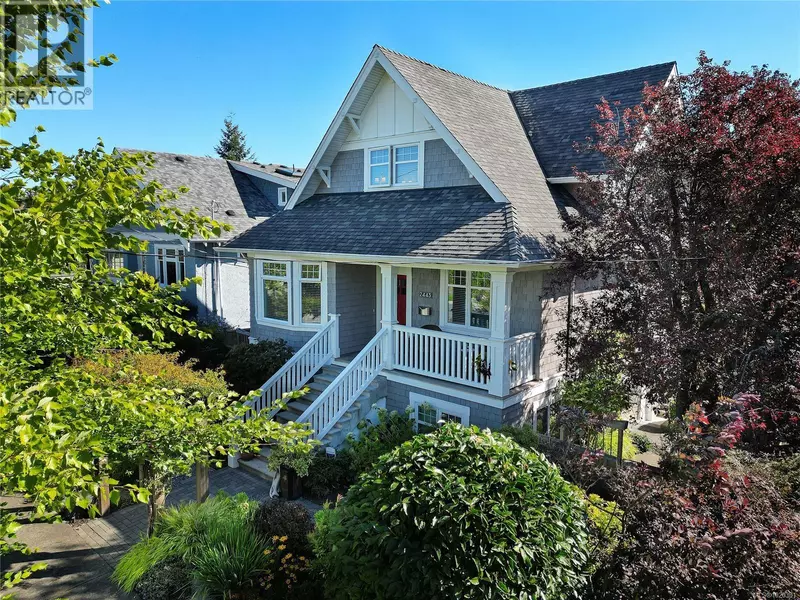 2443 Florence St, Oak Bay, BC V8R5E7
