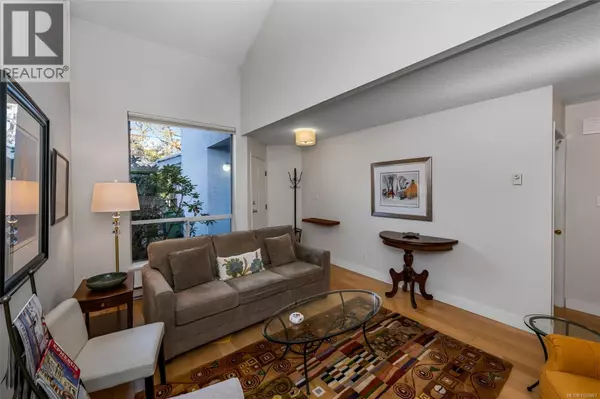 Victoria, BC V8R2B9,1769 Bay St