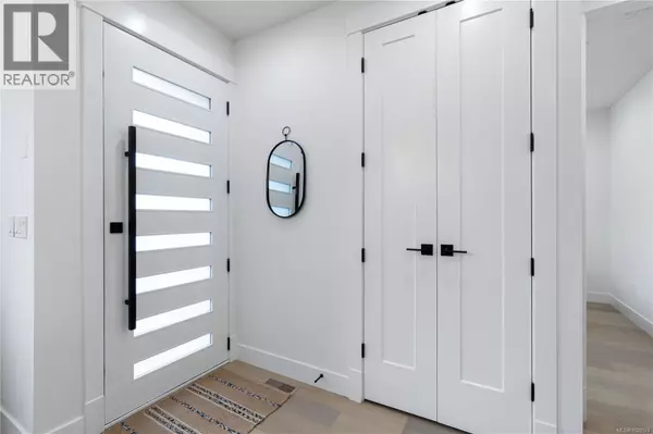 Parksville, BC V9P0G5,682 Briarwood Dr