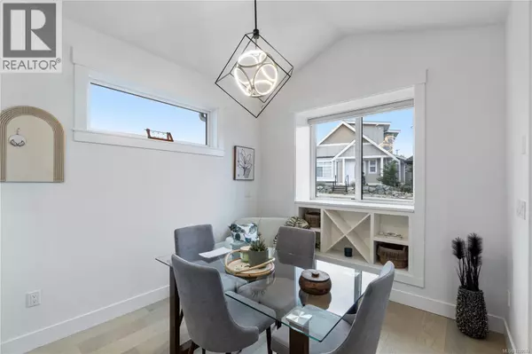 Parksville, BC V9P0G5,682 Briarwood Dr