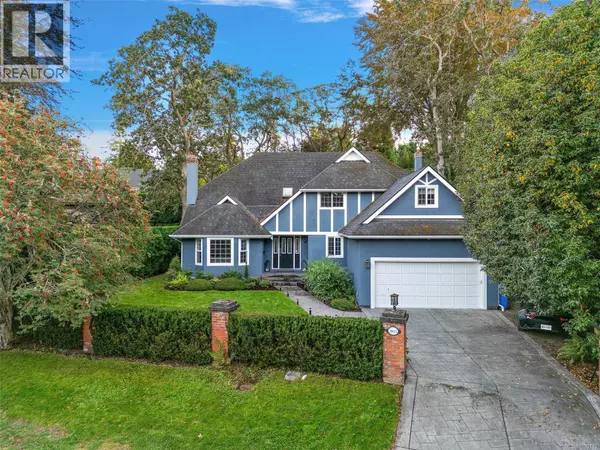 2023 Runnymede Ave, Oak Bay, BC V8S2V5