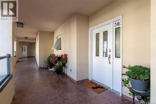 Victoria, BC V9A7J4,50 Songhees RD #303