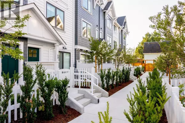 Saanich, BC V8Z3R2,3450 Whittier AVE #TH8