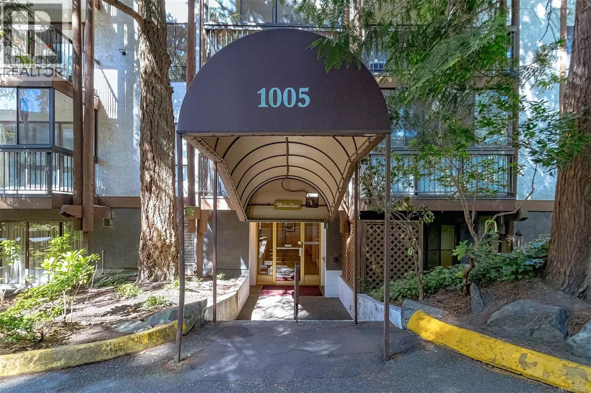 Saanich, BC V8X4A9,1005 McKenzie AVE #419