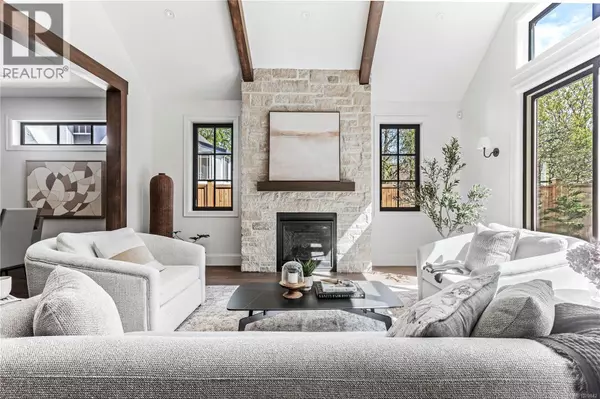 2189 BeaverBrooke St, Oak Bay, BC V8S2W1