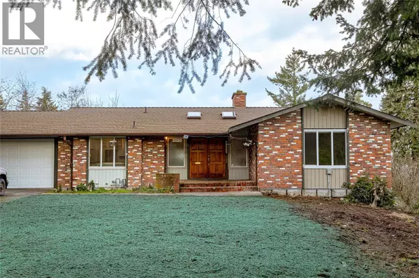 2020 Saltair Pl, Saanich, BC V8N4T2