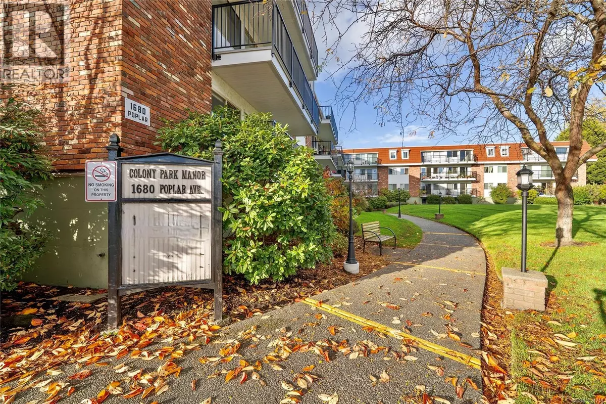 Saanich, BC V8P4K7,1680 Poplar AVE #218